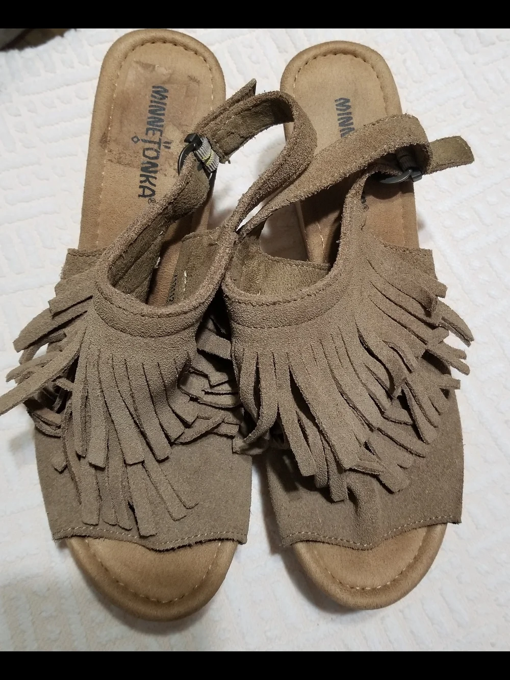 Minnetonka Women’s 10 Tan Suede Fringe Cork Platform Wedge Sandals